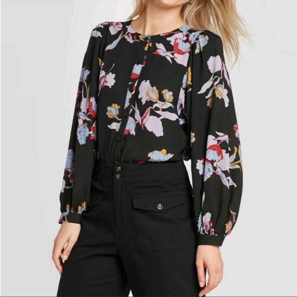 WHO WHAT WEAR Heirloom Floral Blouse